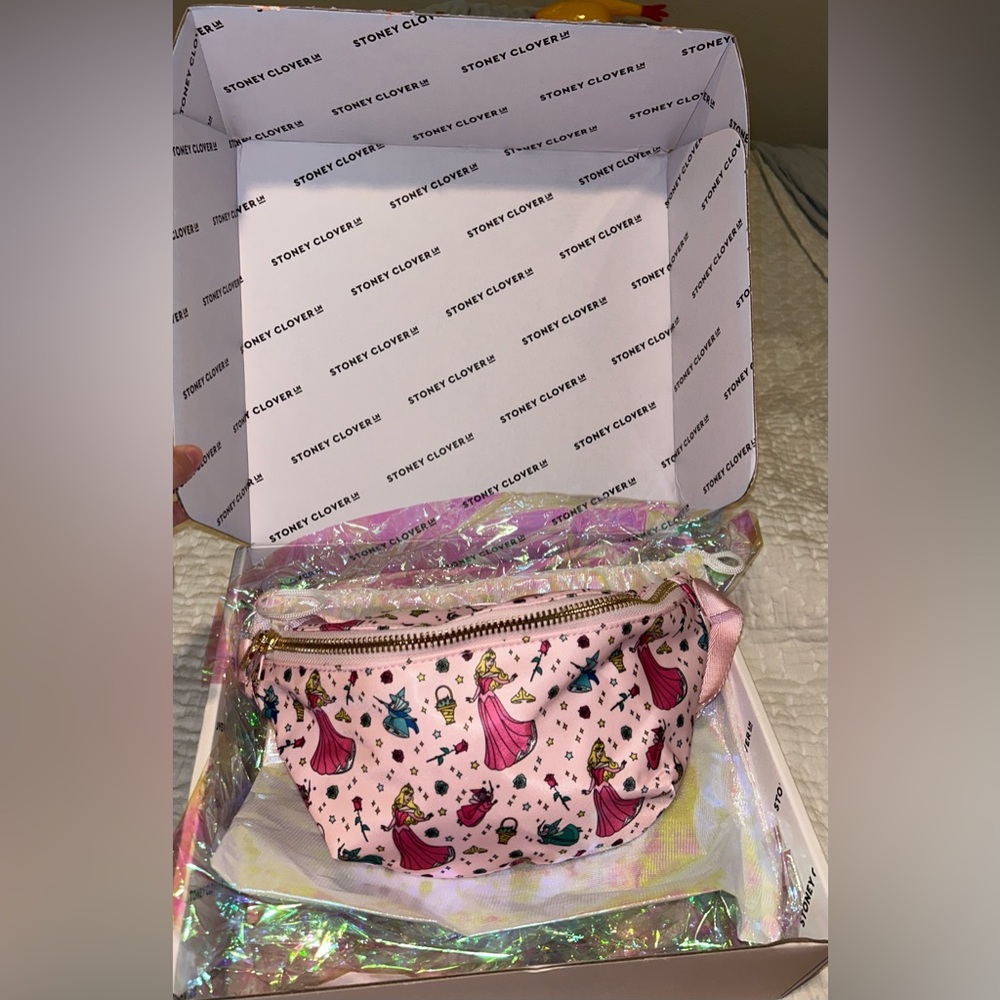 👑🩷Stoney clover princess Aurora belt bag👑🩷